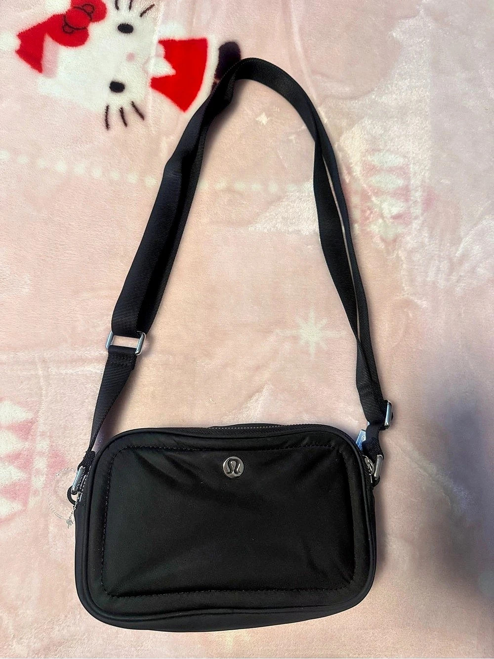 lululemon Crossbody Camera Bag 2L in Black